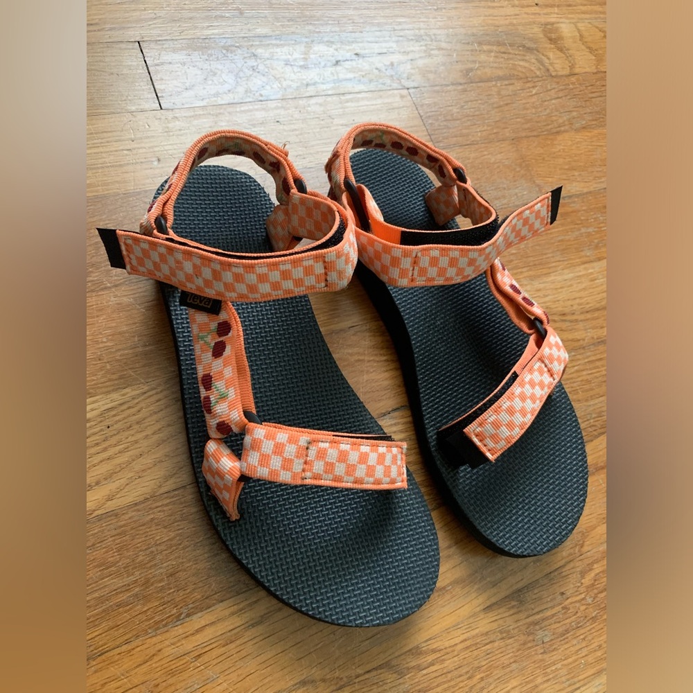 EUC Teva Cherry and Orange